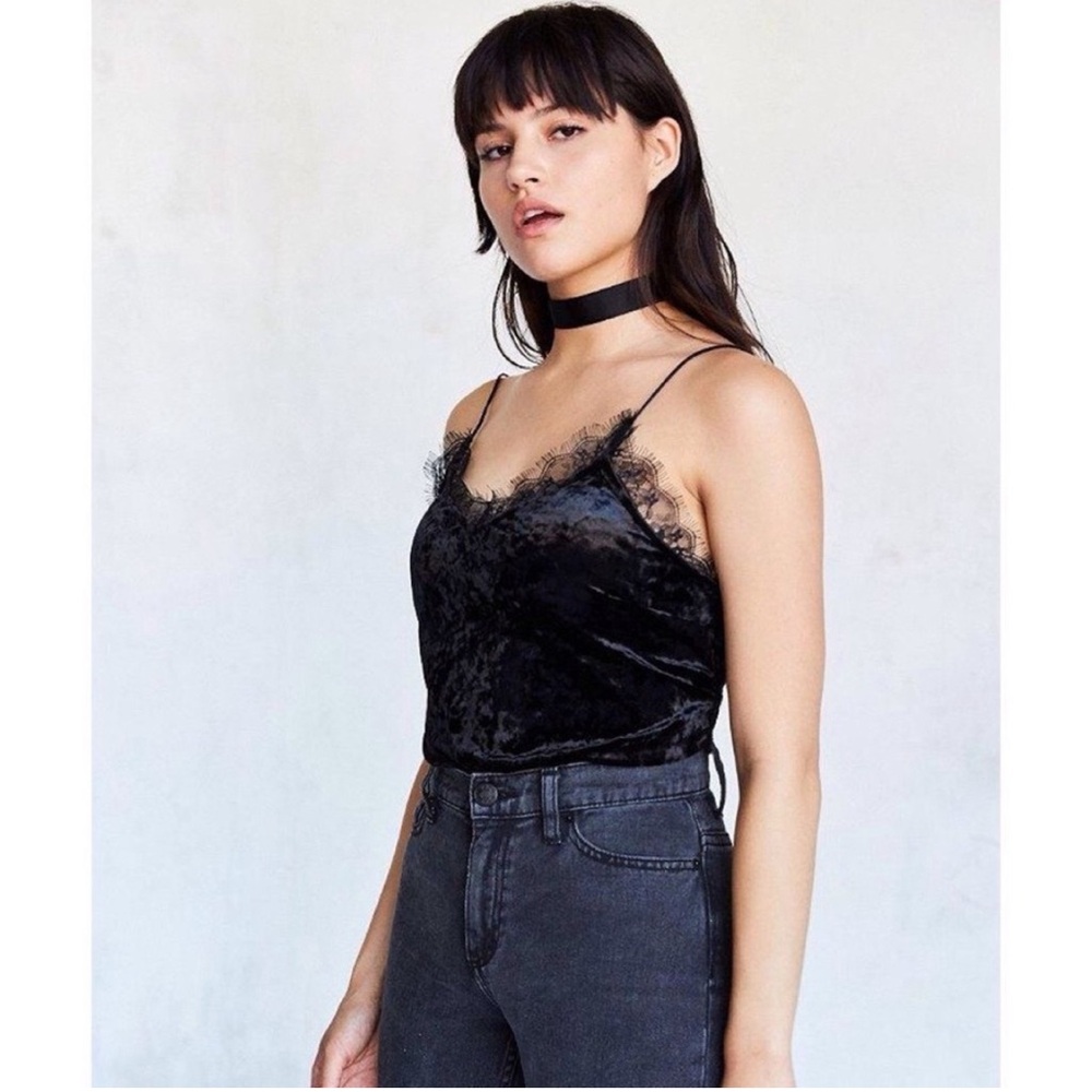Kimchi Blue crushed black velvet lace tank top camisole cami in size small (s)